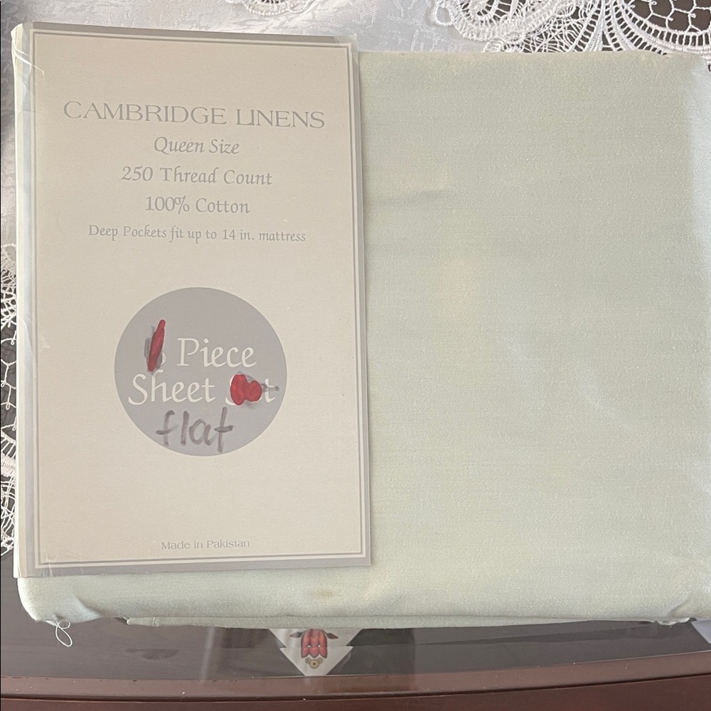 Queen Sheet - 250 Thread Count Cotton, Soft Pale Green
